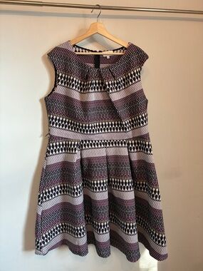 Mystic Sleeveless Geometric Dress - 2XL - fit and flare - circle skirt